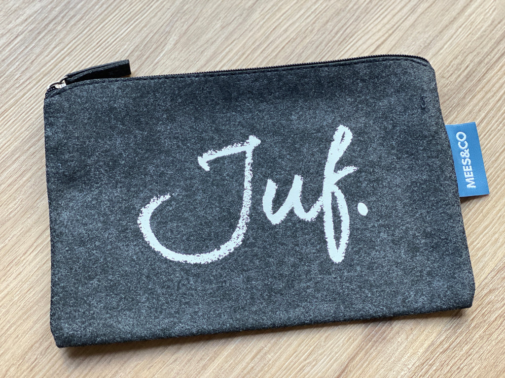 JUF. Vilten Etui (krijt logo)