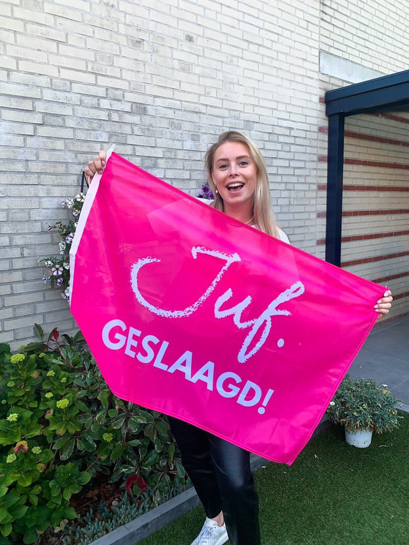 JUF. geslaagd vlag