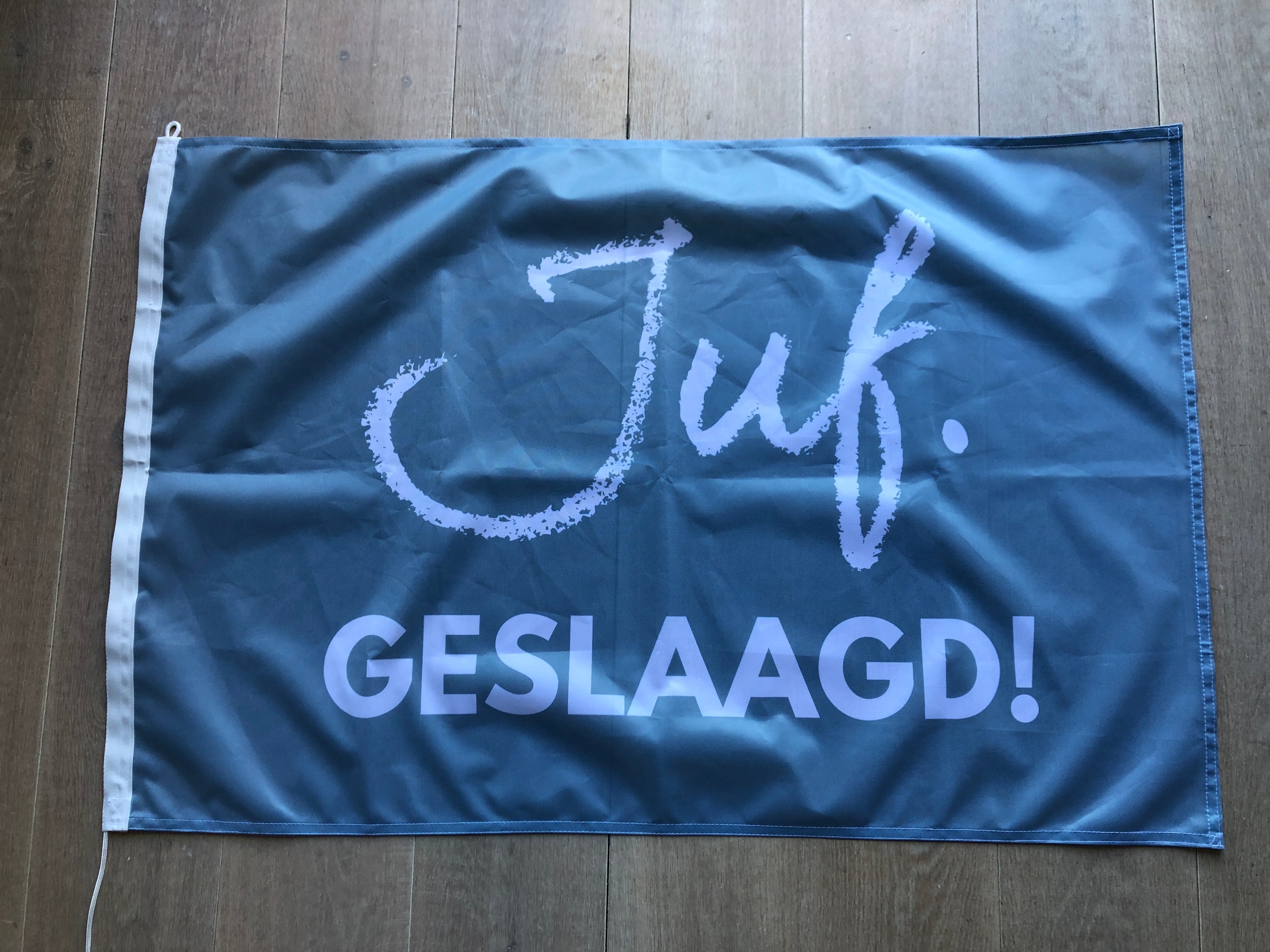 JUF. geslaagd vlag