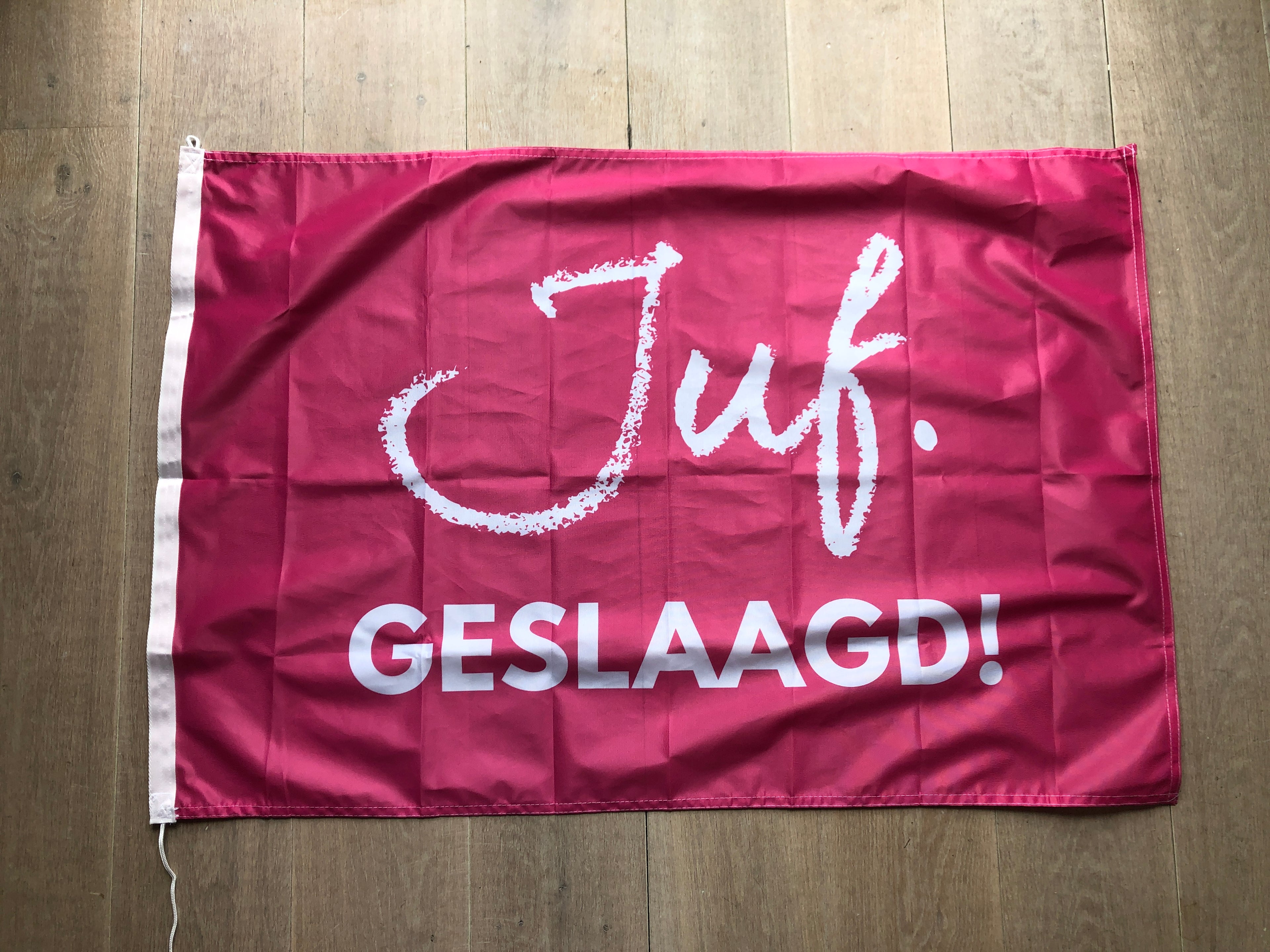 JUF. geslaagd vlag