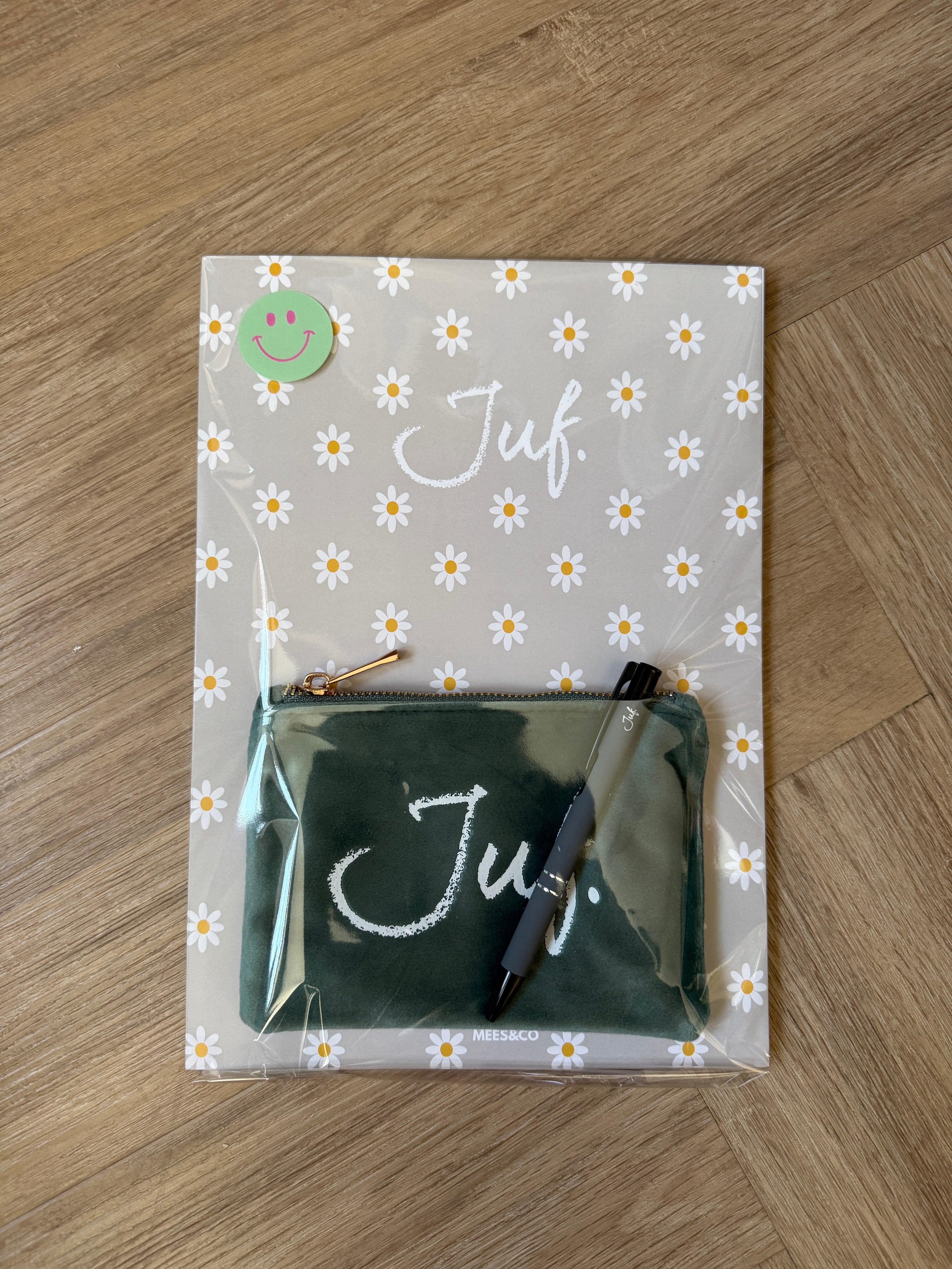 Cadeaupakket JUF. notitieblok + etui + pen