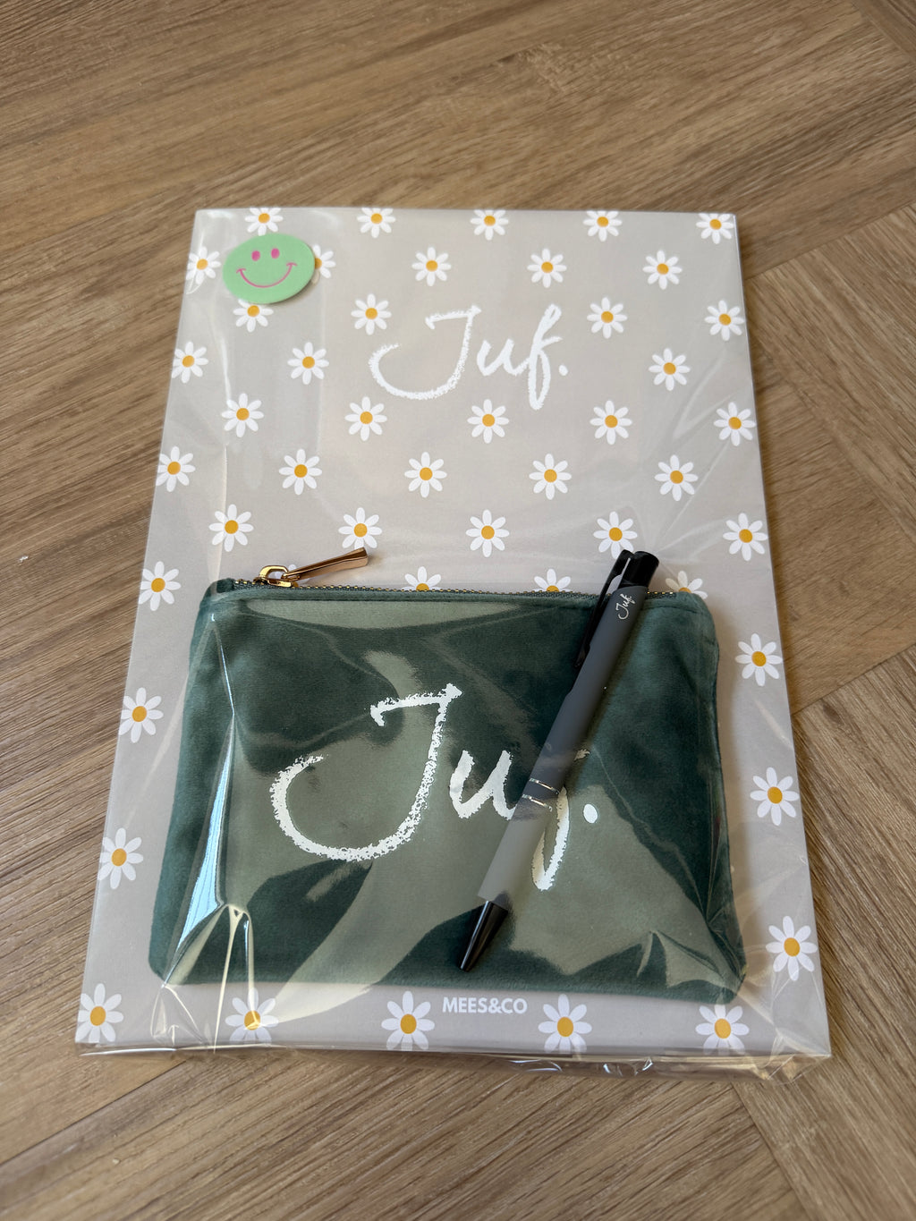 Cadeaupakket JUF. notitieblok + etui + pen