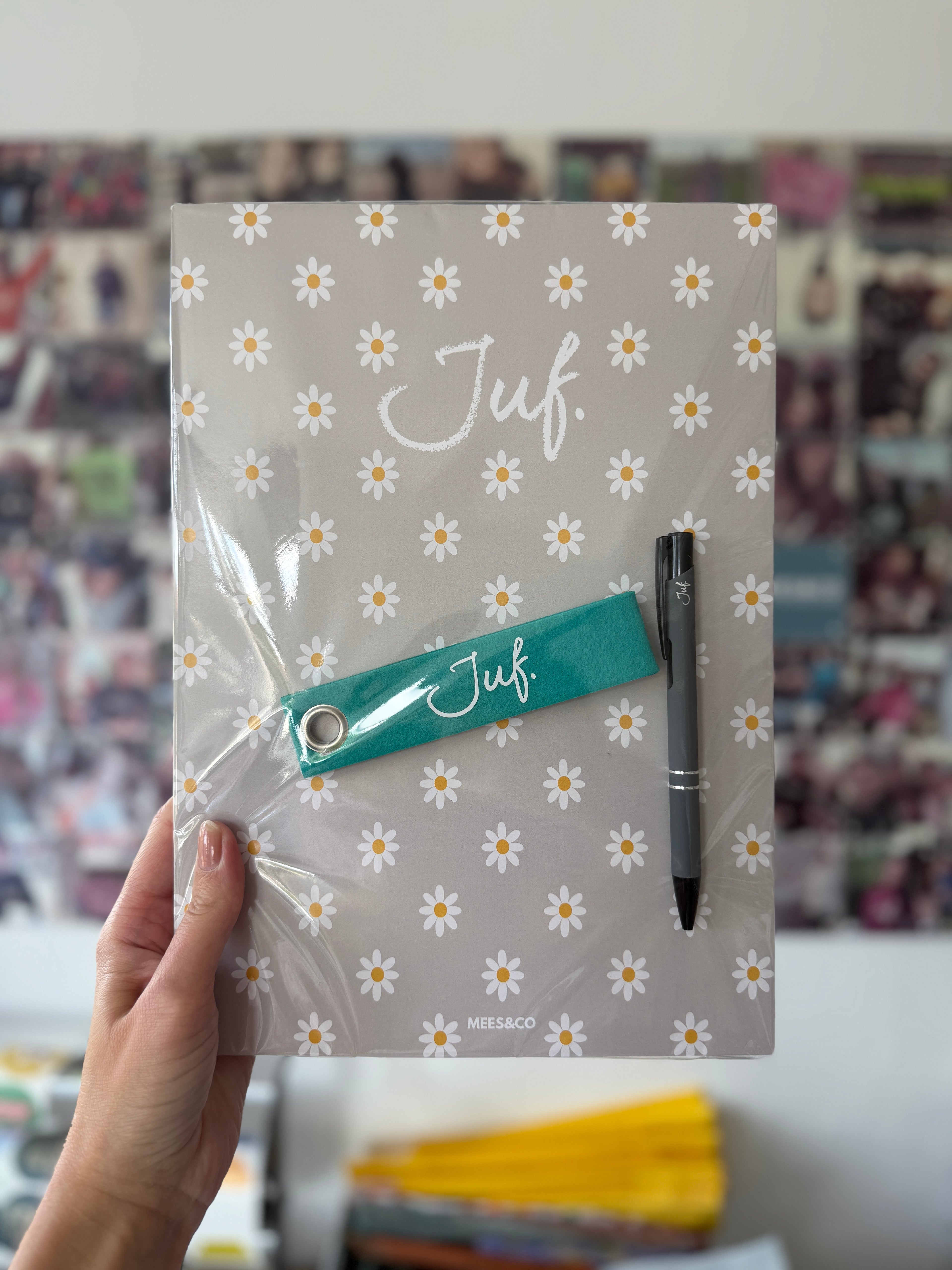 Cadeaupakket JUF. notitieblok + sleutelhanger + pen