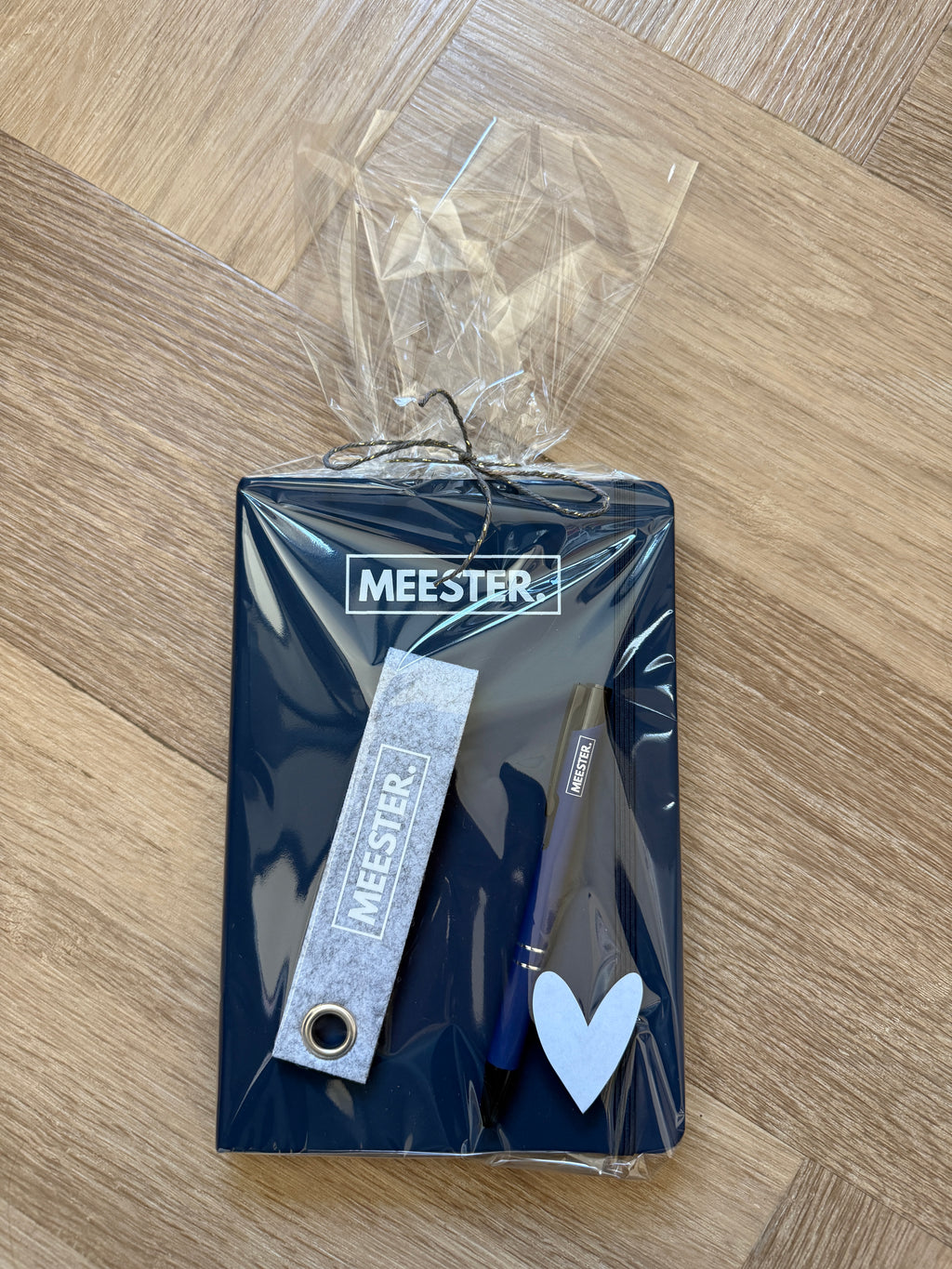 Cadeaupakket MEESTER. notitieboekje + sleutelhanger + pen blauw