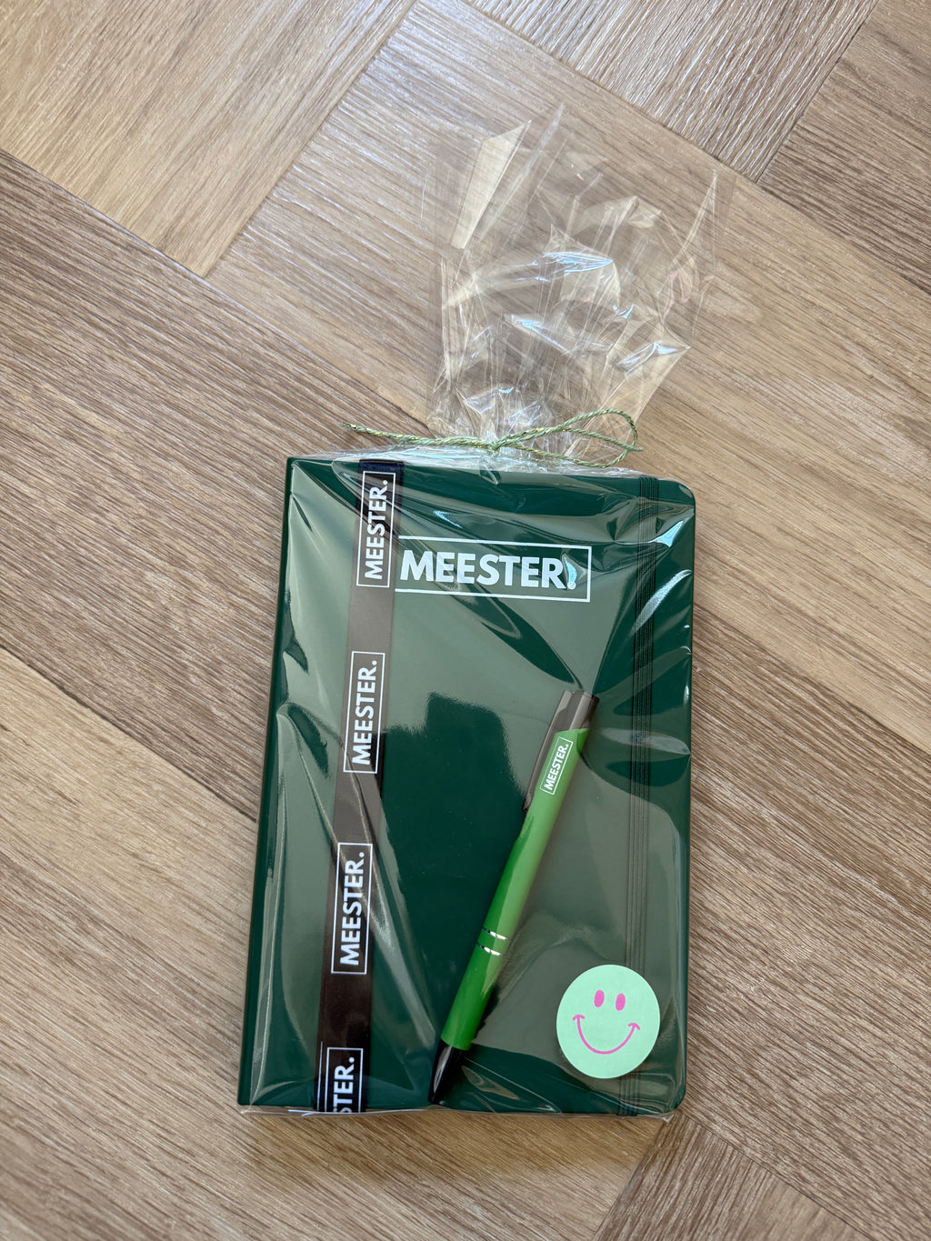 Cadeaupakket MEESTER. notitieboekje + keycord + pen groen