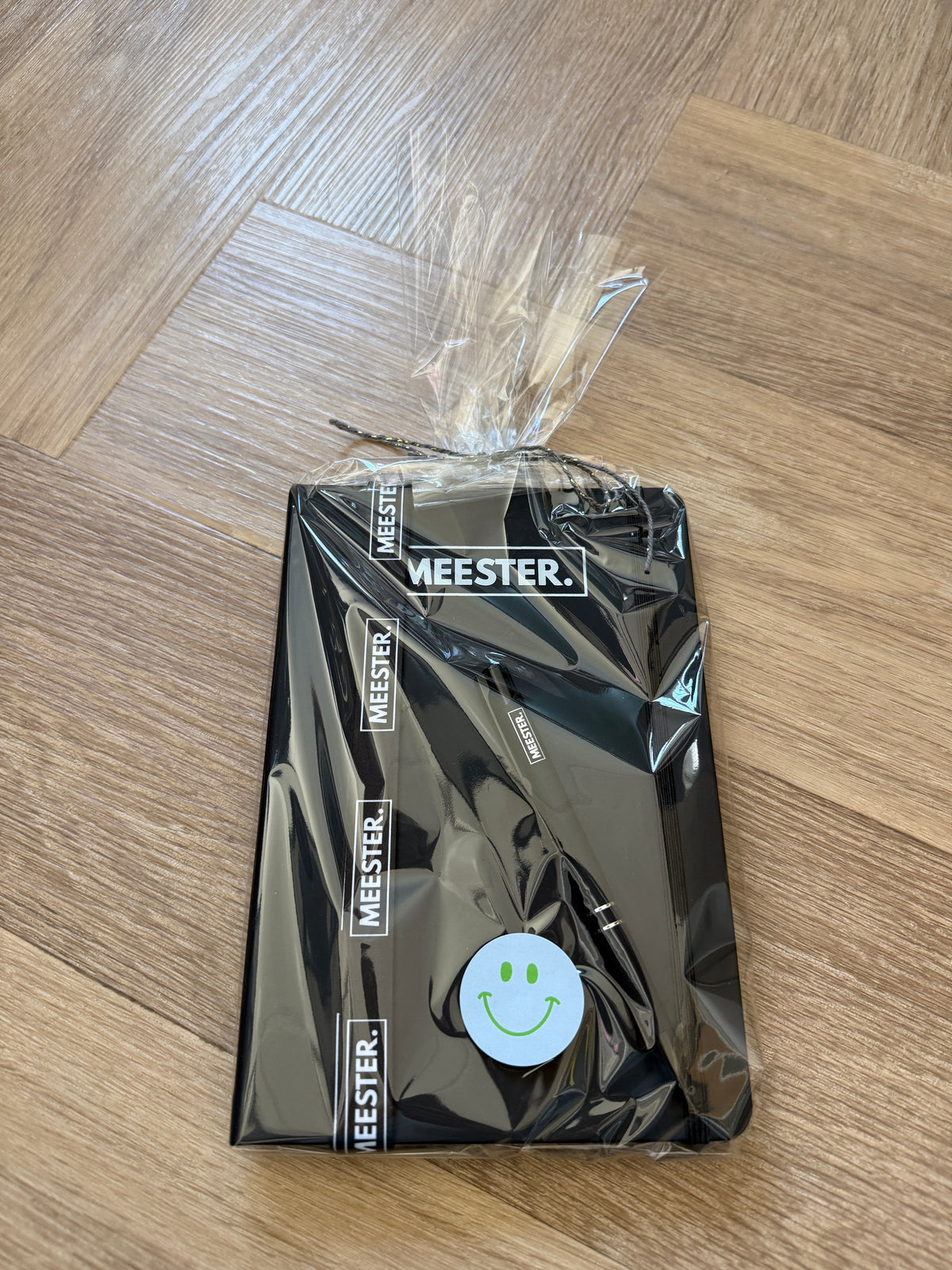 Cadeaupakket MEESTER. notitieboekje + keycord + pen zwart