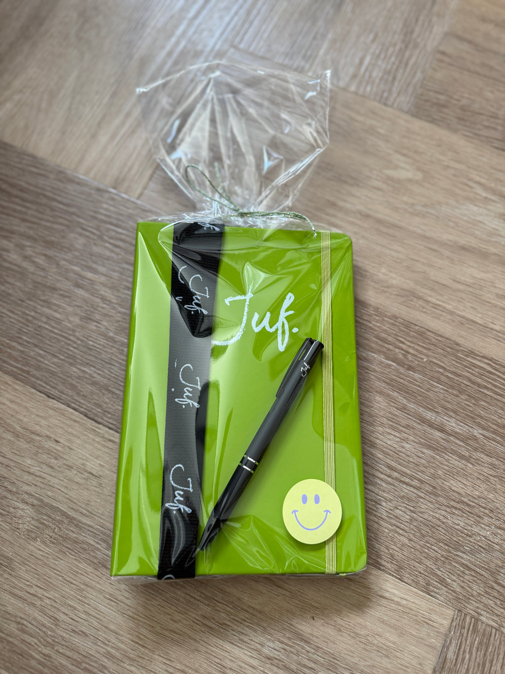 Cadeaupakket JUF. notitieboekje + keycord + pen