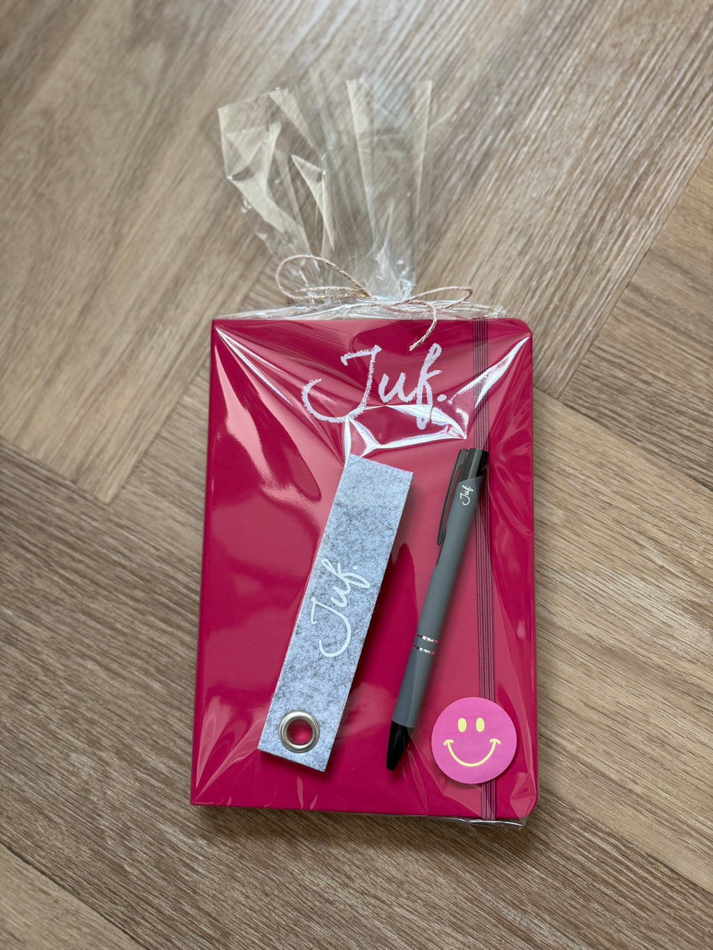 Cadeaupakket JUF. notitieboekje + sleutelhanger + pen