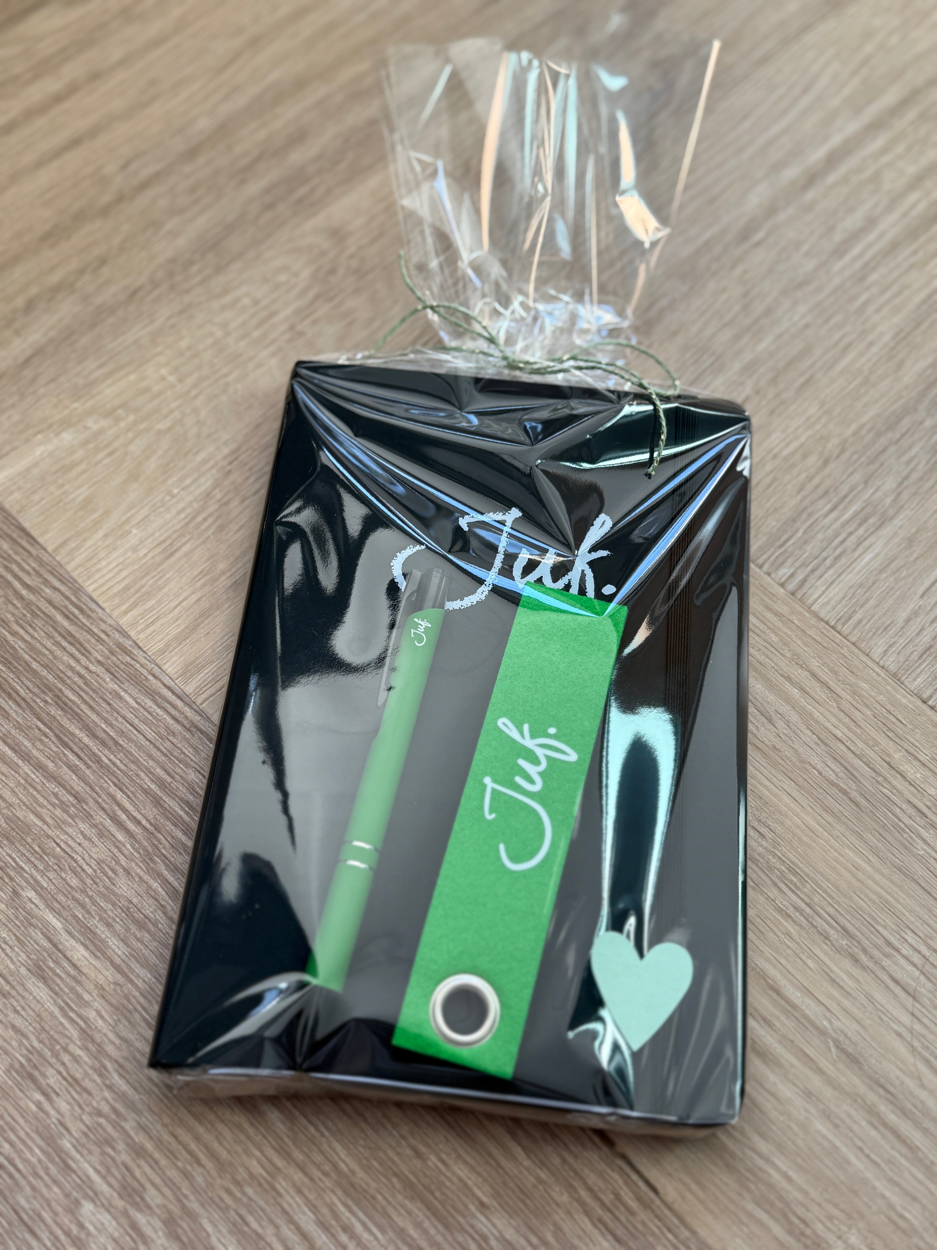 Cadeaupakket JUF. notitieboekje + sleutelhanger + pen