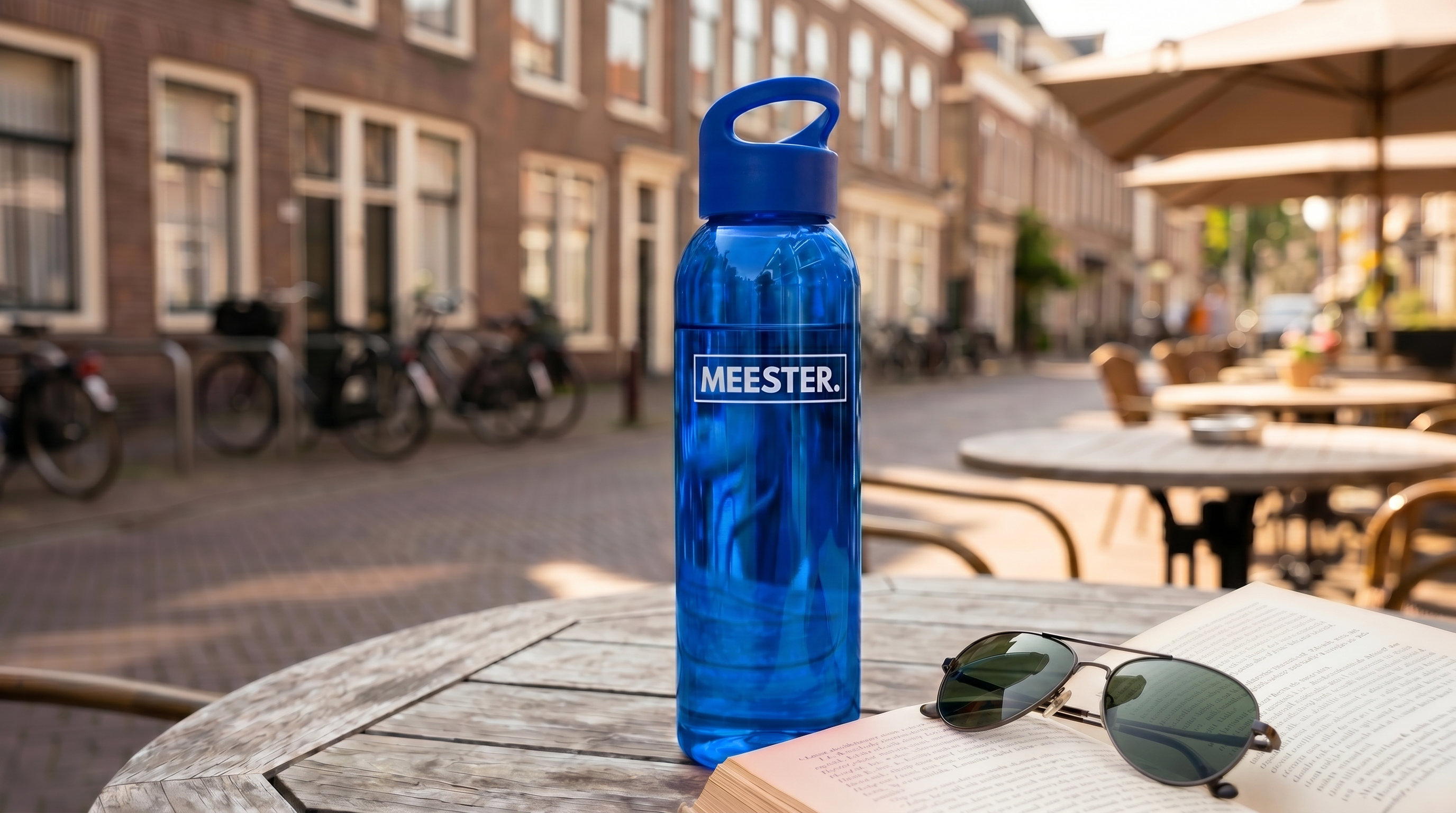 MEESTER. Waterfles Klas